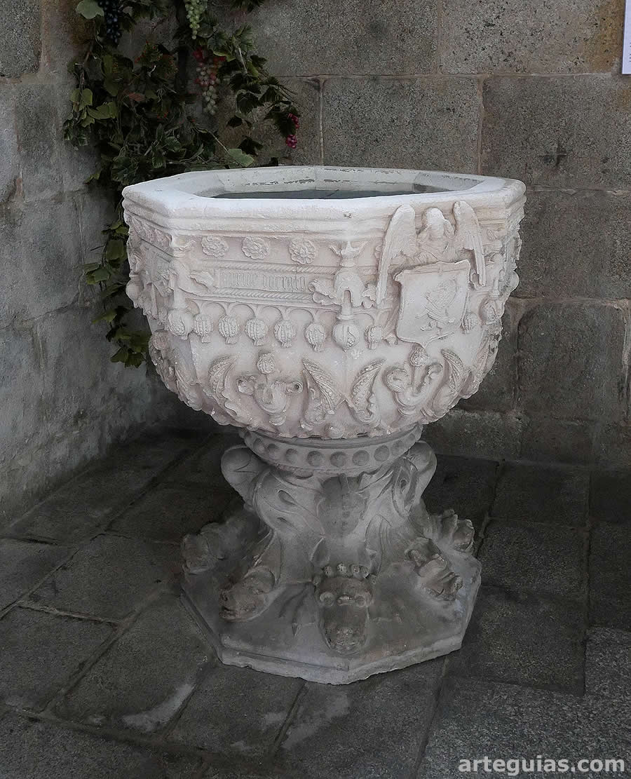 Pila bautismal renacentista