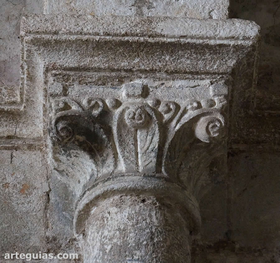Capitel vegetal