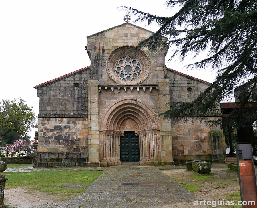 Iglesia del Monasterio de Paço de Sousa: imafronte