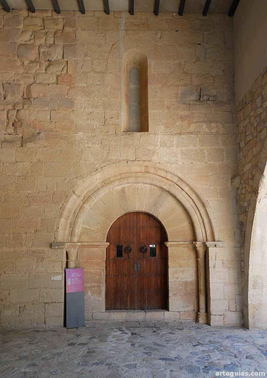 Fachada occidental de la Capilla de Santa Catalina de Alejandría