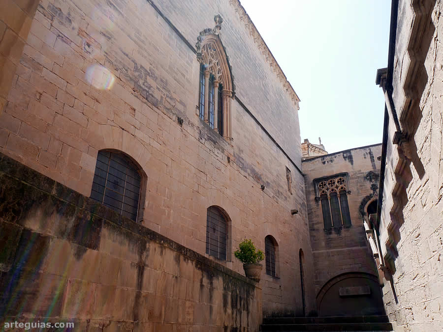Palacio del rey Martín el Humano