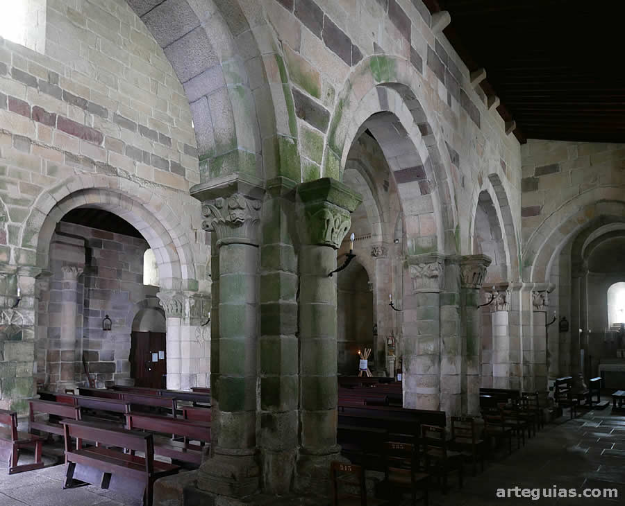 Vista de la iglesia mon&aacute;stica desde la nave meridional