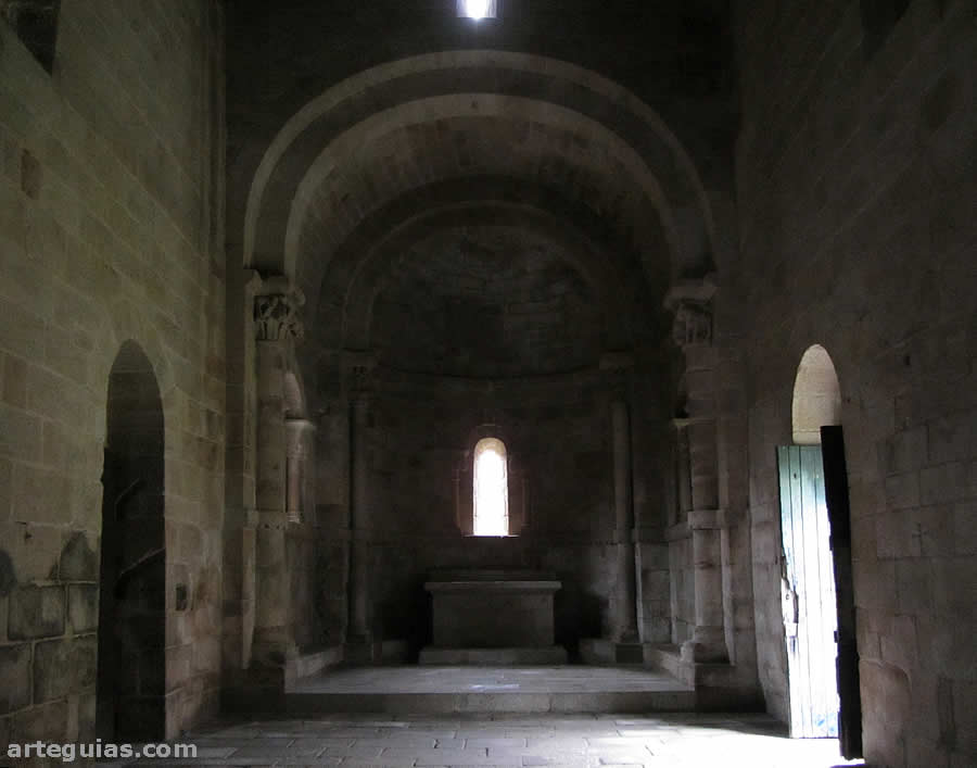 Interior de la iglesia del Monasterio de Sanfins de Friestas