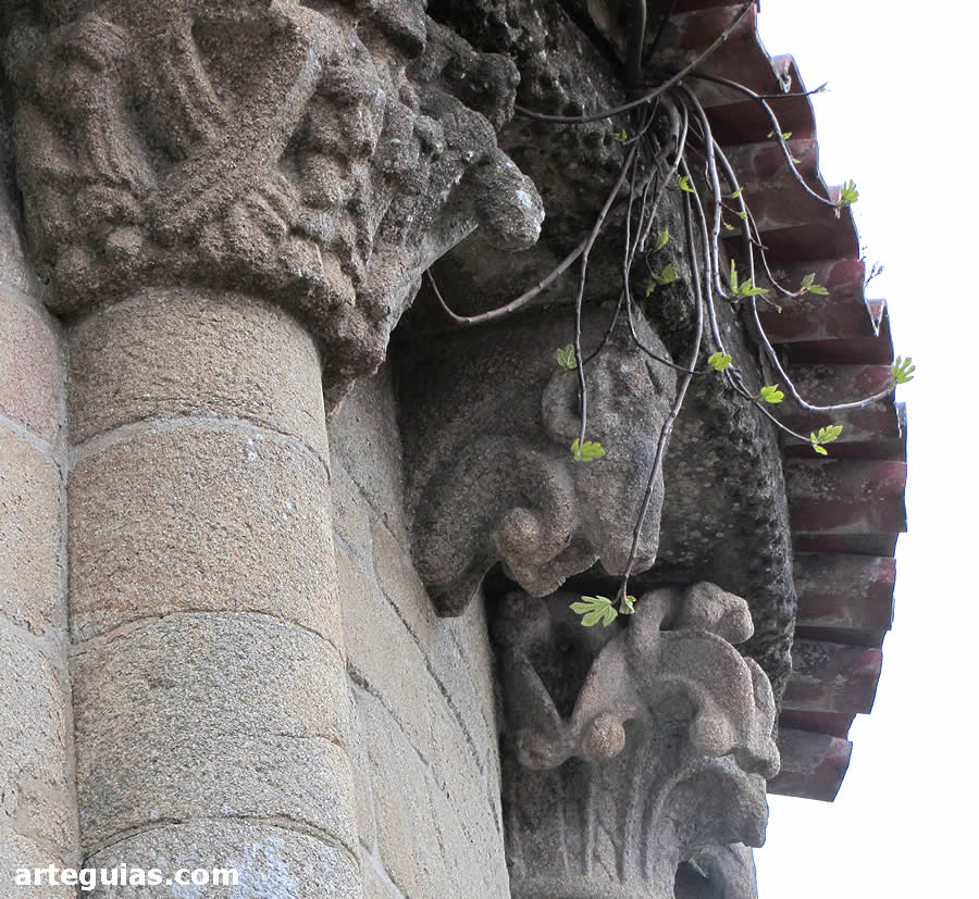 La riqueza escultórica románica del Monasterio de Sanfins de Friestas es grande