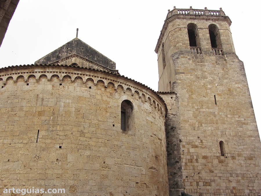 Cabecera de la iglesia del Monasterio de Sant Pere de Besalú, Girona