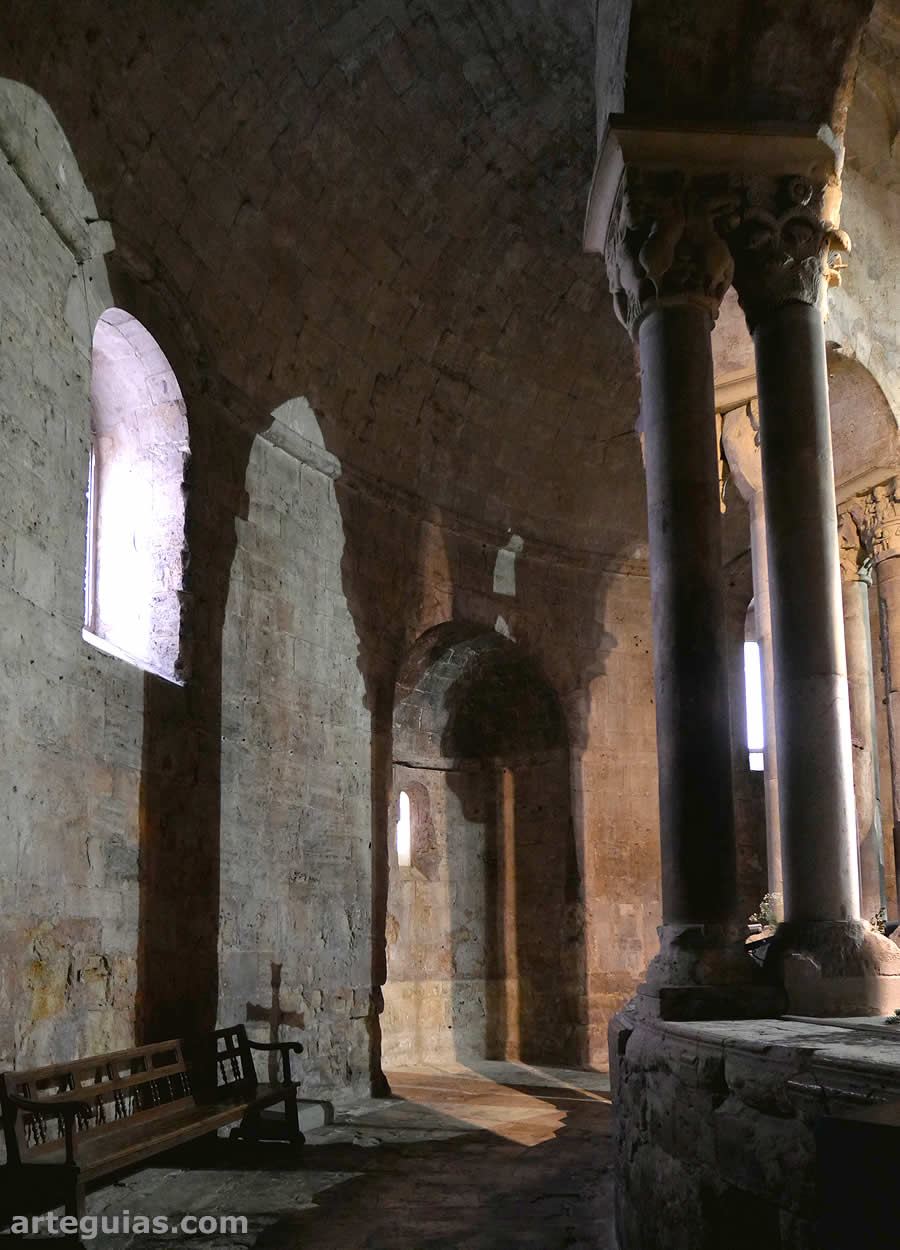 Absidiolo de la girola. Sant Pere de Besalú