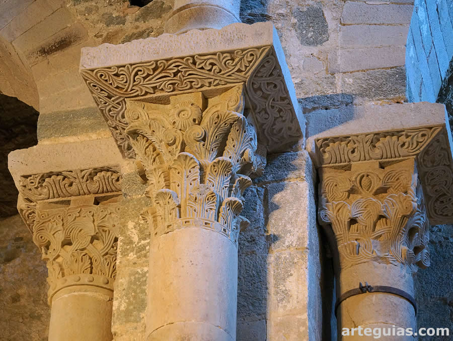 Capiteles prerrománicos