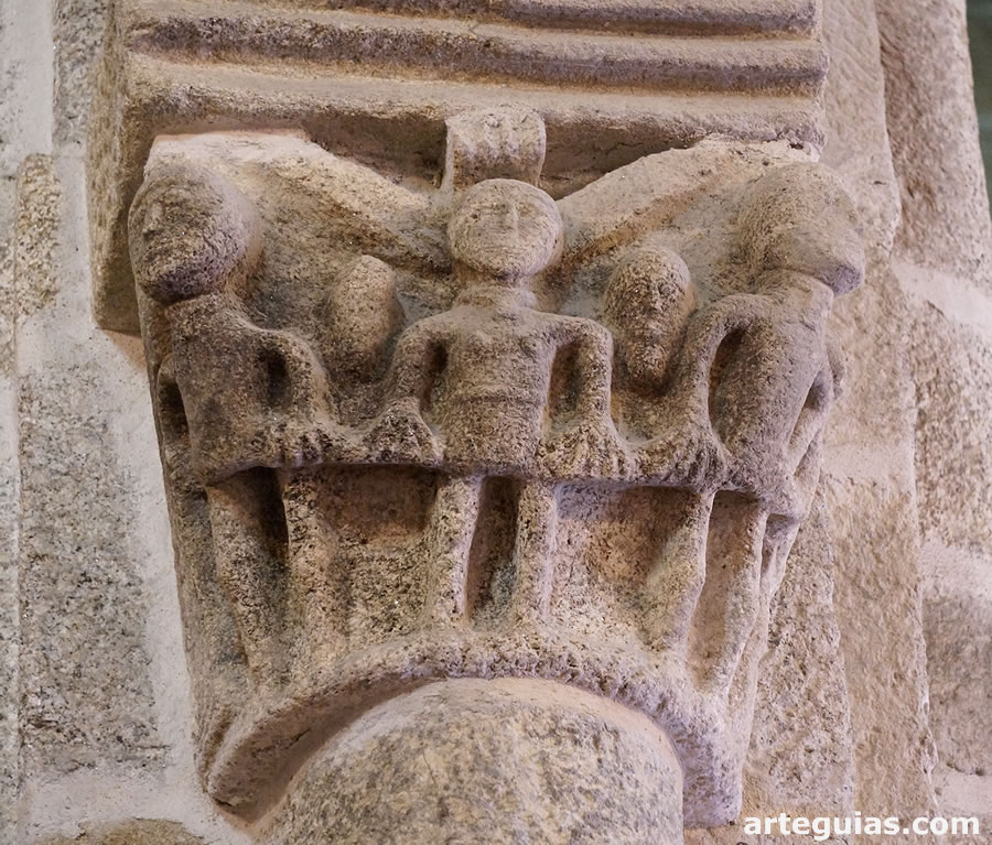 Capitel historiado interior