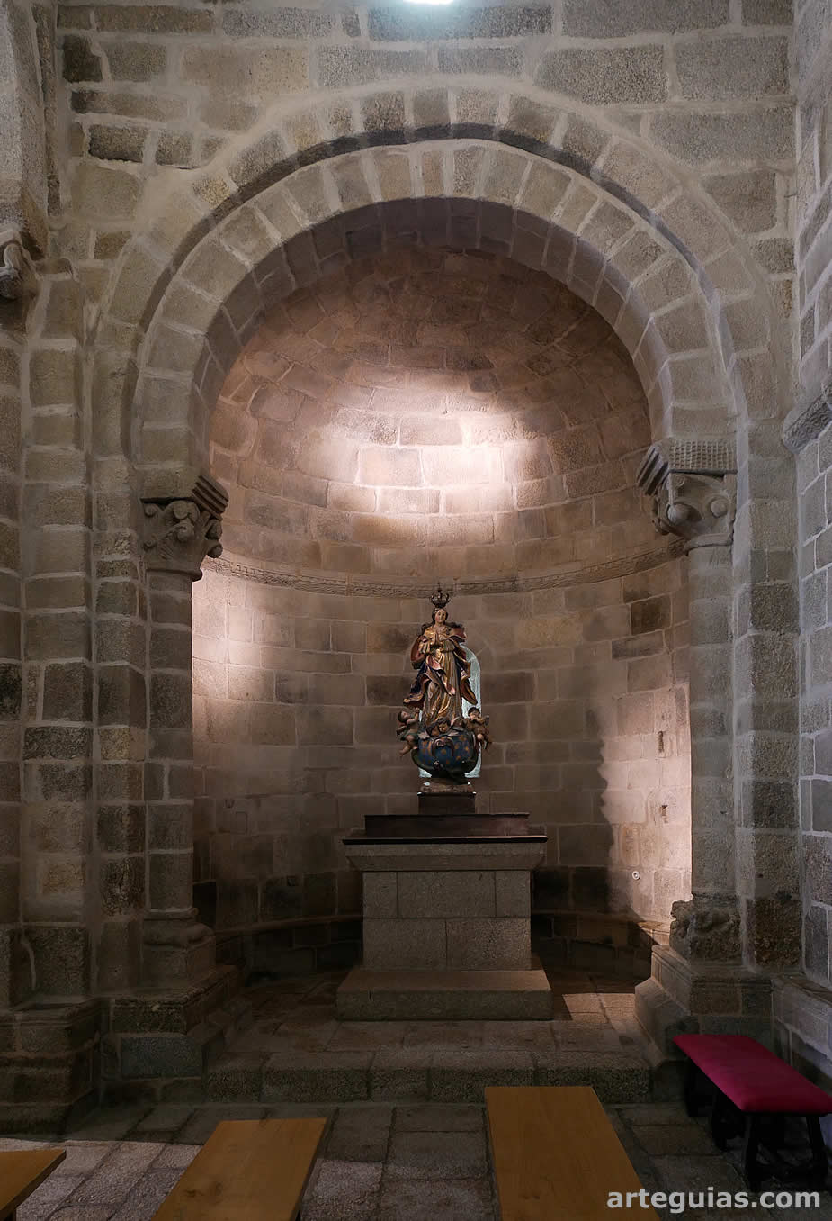 Monasterio de Travanca: ábside lateral