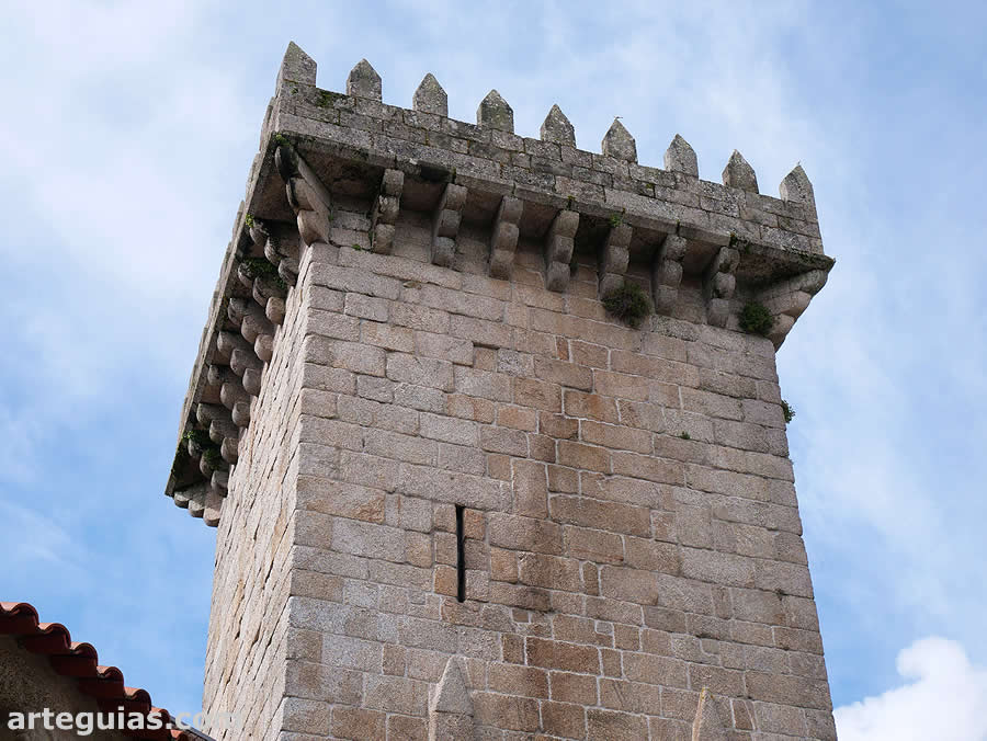 Torre campanario