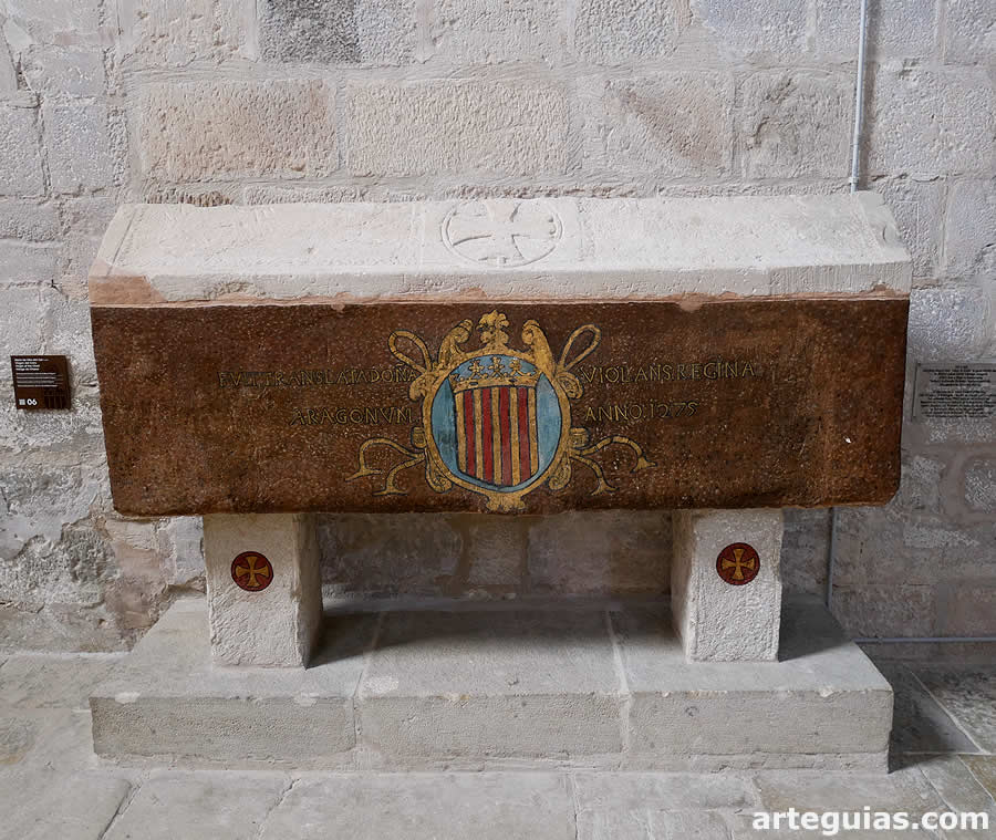 Sepulcro de Violant de Hungría