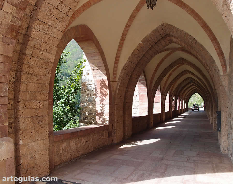 Arquería del monasterio