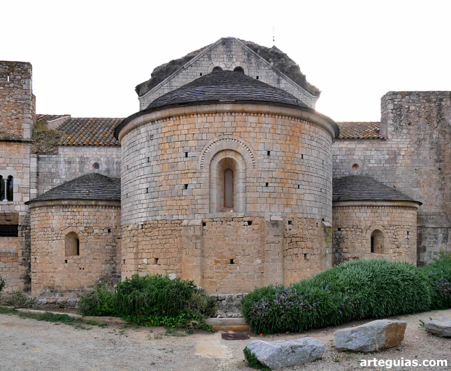 Monasterio de Vilabertrán: cabecera románica de la iglesia