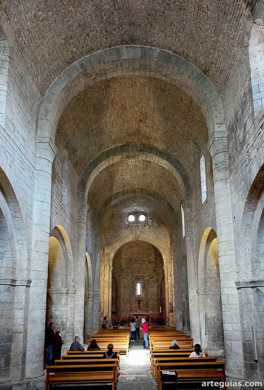 Nave central de la iglesia abacial de Vilabertrán