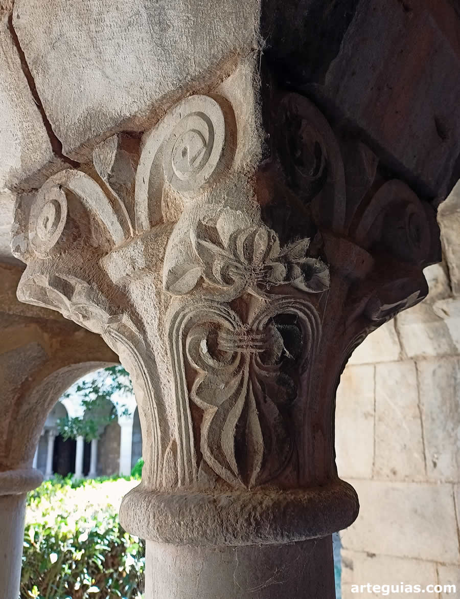 Capitel del claustro