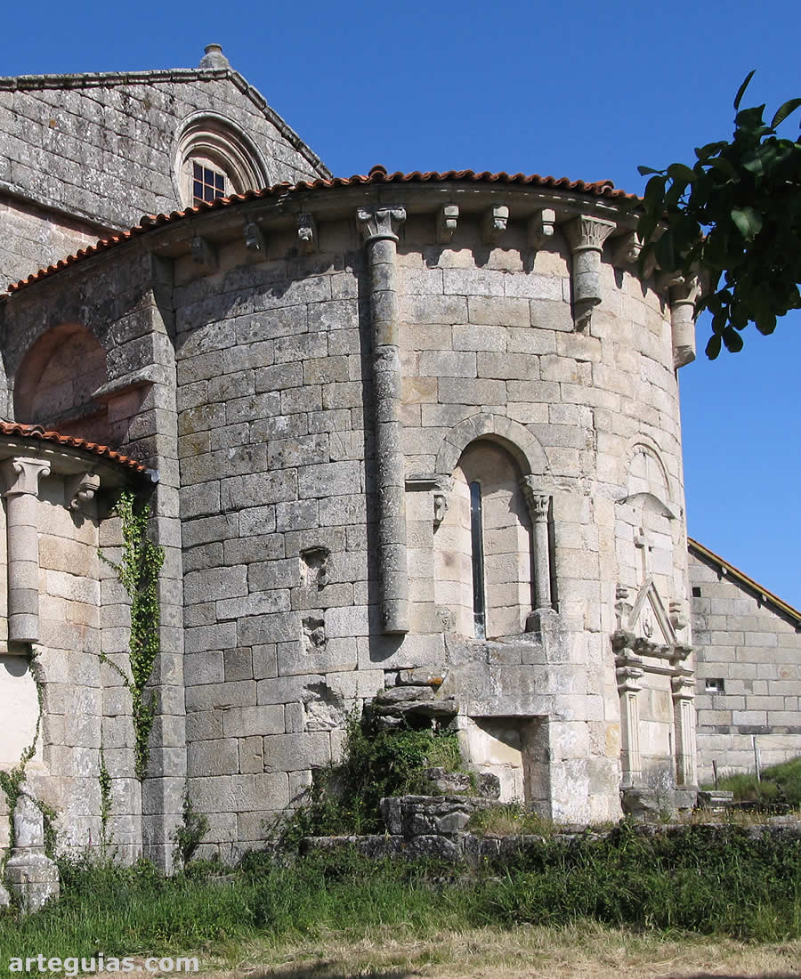 Ábside central de la iglesia de Xunqueira de Espadañedo