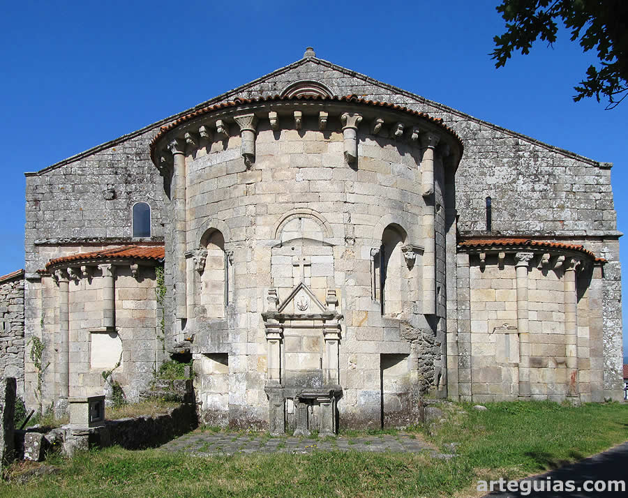 Cabecera de la iglesia del Monasterio de Xunqueira de Espadañedo