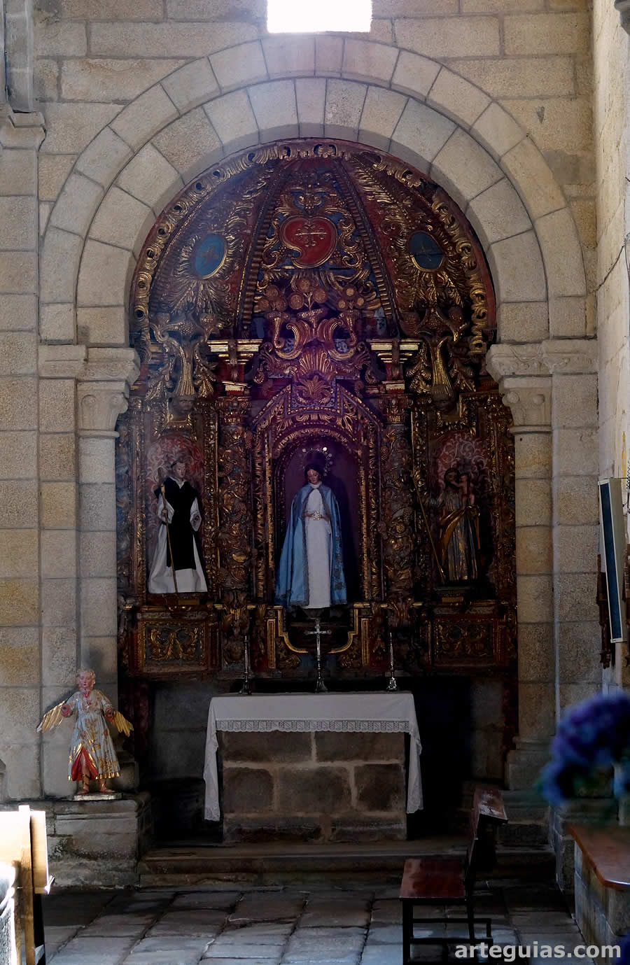 Monasterio de Xunqueira de Espadañedo: absidiolo meridional