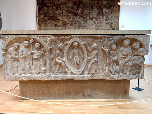 Cara principal del sarcófago de Doña Sancha. Monasterio de Benedictinas de Jaca