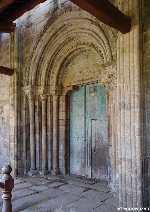 Monasterio de Santa María de Ferreira de Pallares, Lugo: portada principal