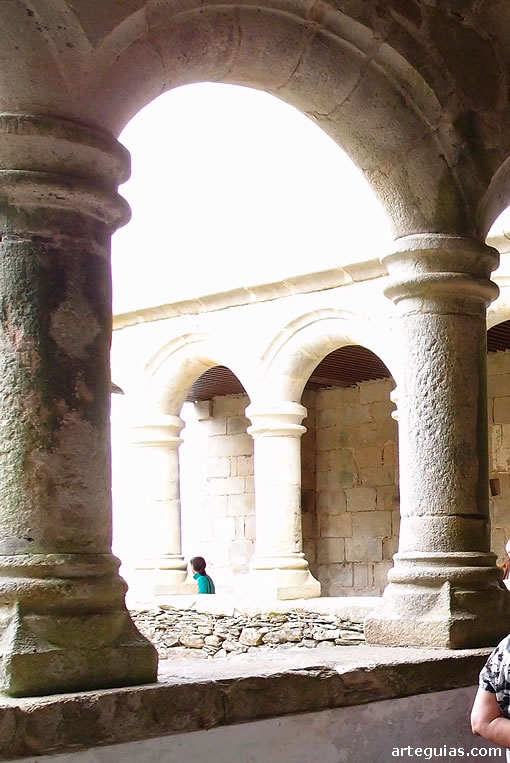Santa María de Ferreira de Pallares: antiguo claustro renacentista