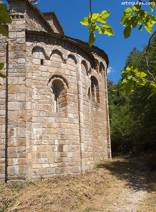 Cabecera de la iglesia del Monasterio de Santa Mar&iacute;a de Obarra