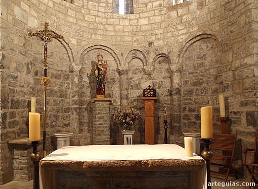 Arquer&iacute;a interior del &aacute;bside