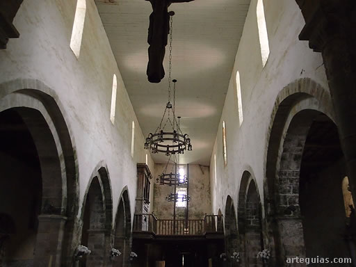 Interior de la iglesia del Monasterio de Obona