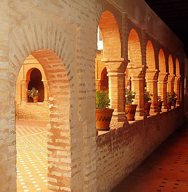 Claustro mud&eacute;jar del Monasteio de la R&aacute;bida