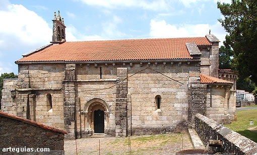 Iglesia del antiguo Monasterio de Santa Mar&iacute;a de Mezonzo,. Vista desde el sur