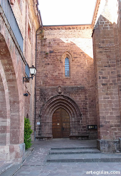 Fachada sur de la iglesia abacial de Valvanera, La Rioja