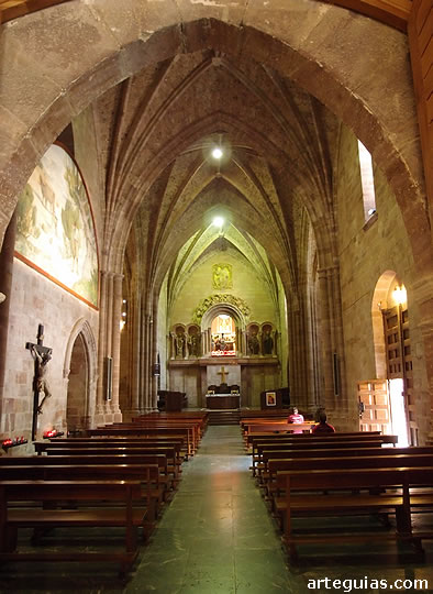 Interior de la iglesia g&oacute;tica del Monasterio de Nuestra Se&ntilde;ora de Valbanera