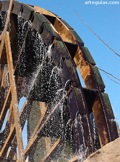 Noria en pleno funcionamiento