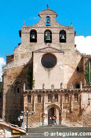 Fachada occidental del Monasterio