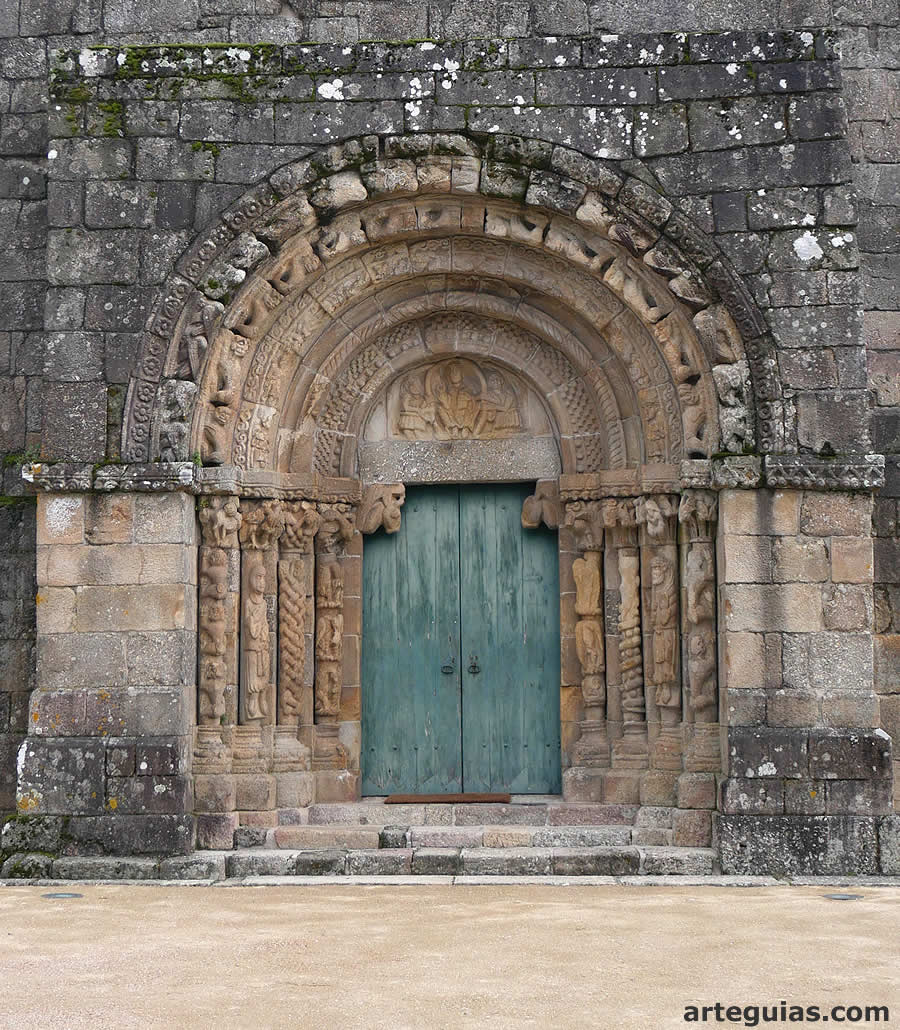 Monasterio de Bravães: portada occidental