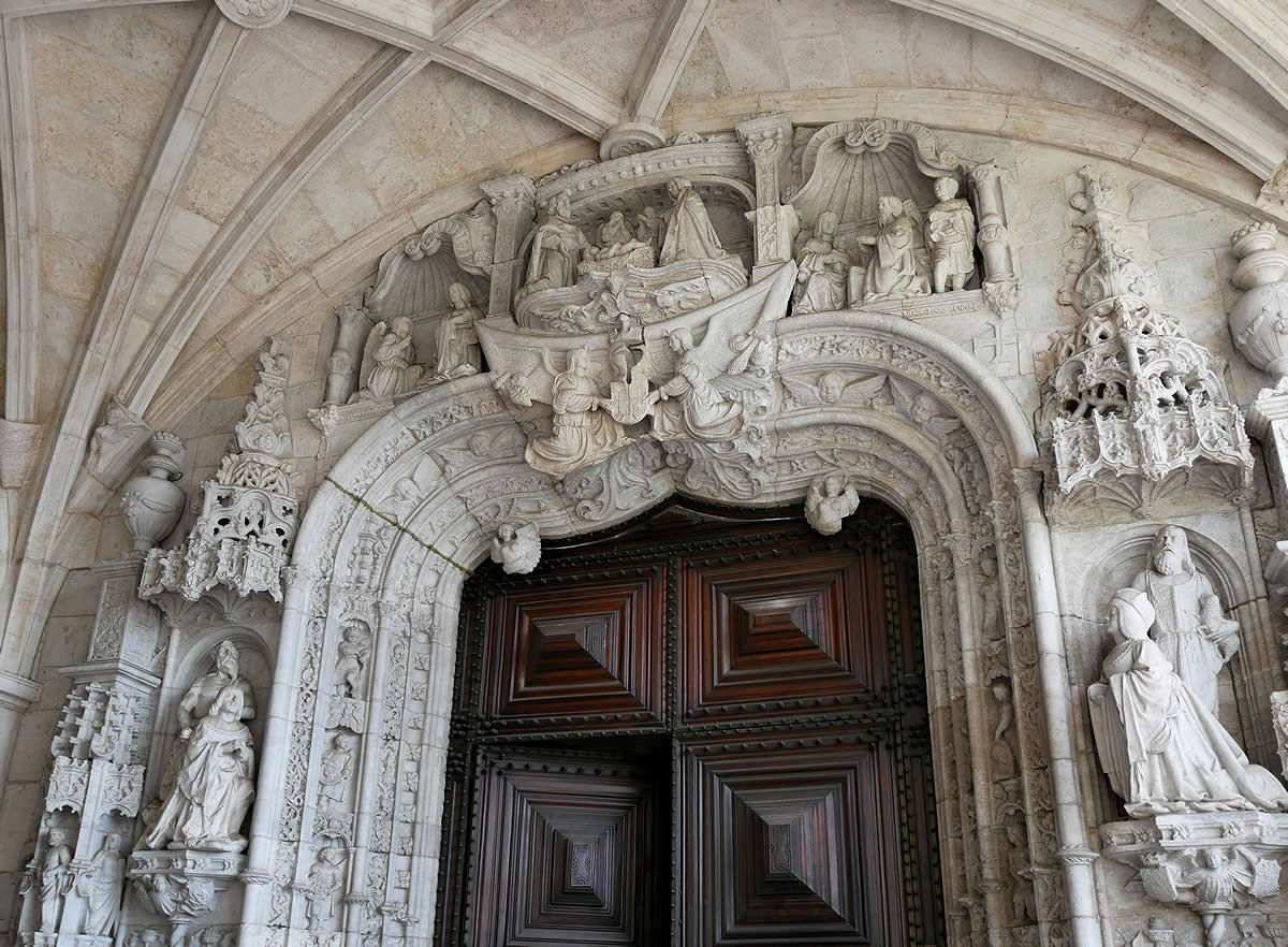 Puerta oeste de la iglesia de los Jerónimos