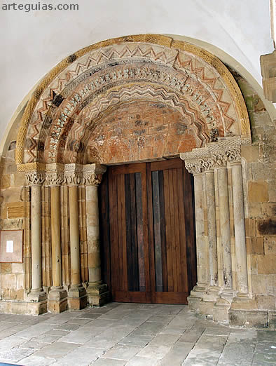 Magn&iacute;fica puerta principal