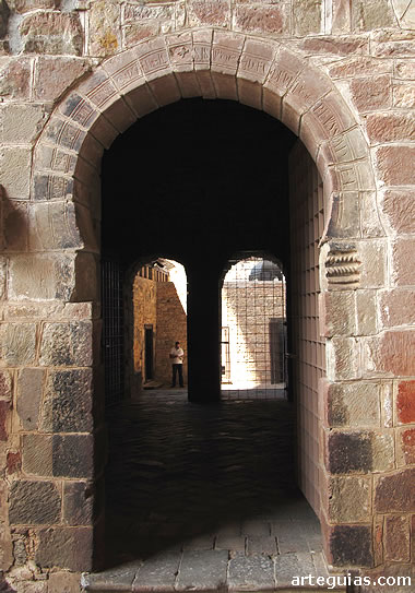Arco de herradura prerrom&aacute;nico
