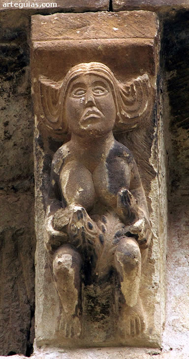 Mujer con serpientes
