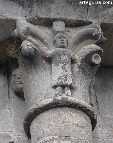 iglesia de Santa Mar&iacute;a: Capitel del &aacute;bside