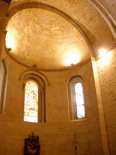 Monasterio de Santa Cruz de la Ser&oacute;s:  interior del &aacute;bside de la iglesia de Santa Mar&iacute;a