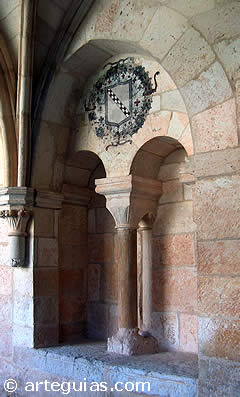 Ventanal cegado de la sala capitular