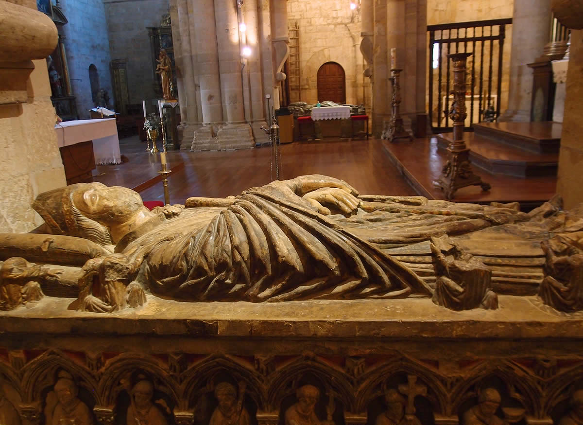 Sarc&oacute;fago g&oacute;tico