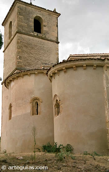 Cabecera de la iglesia rom&aacute;nica de Aldealengua de Pedraza (Segovia)