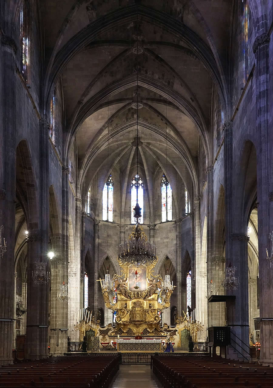 Interior de la cabecera