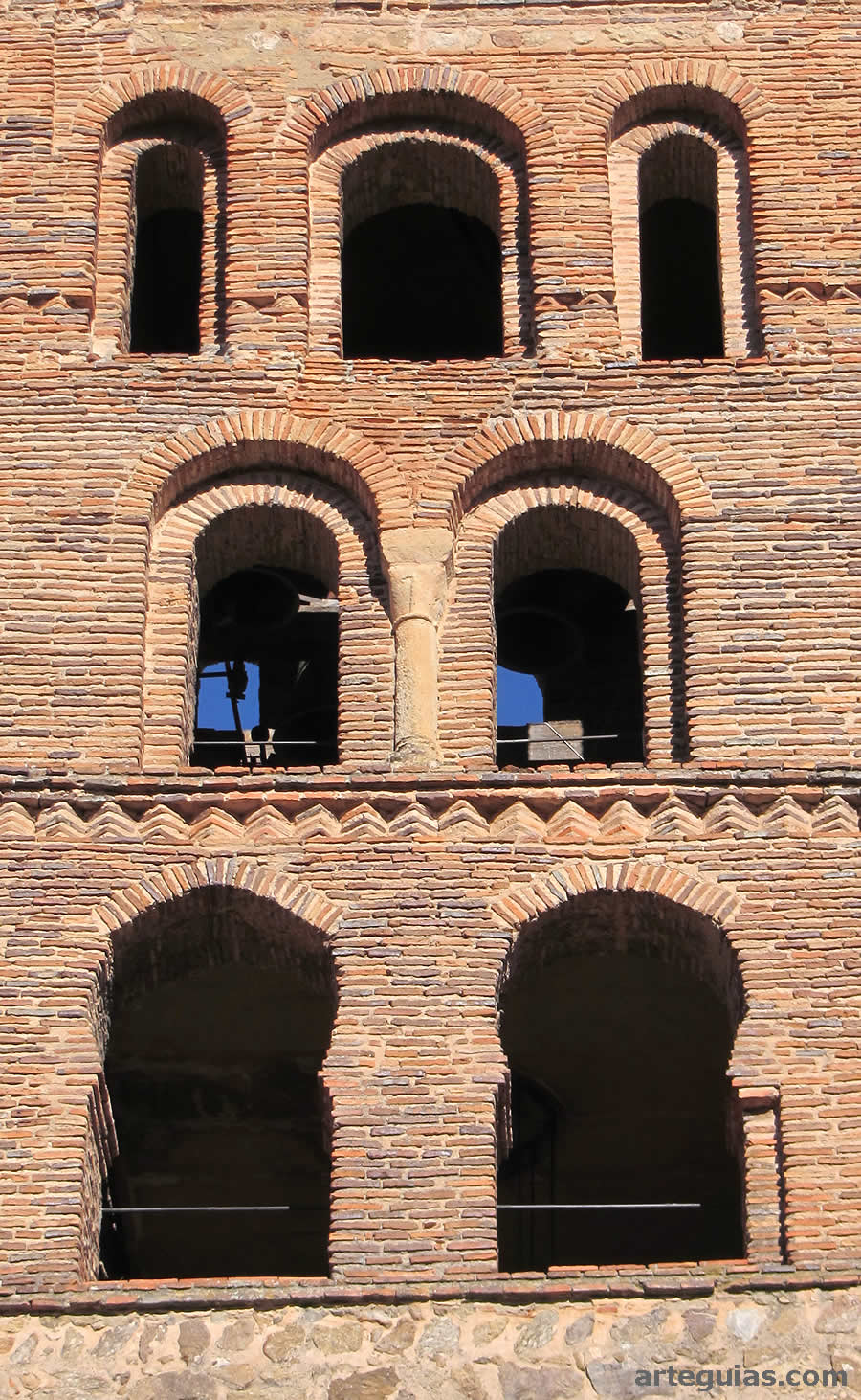Cuerpo de campanas de la torre desde el sur