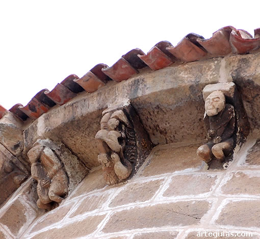 Iglesia Santa Mar&iacute;a la Mayor de Cillamayor: canecillos