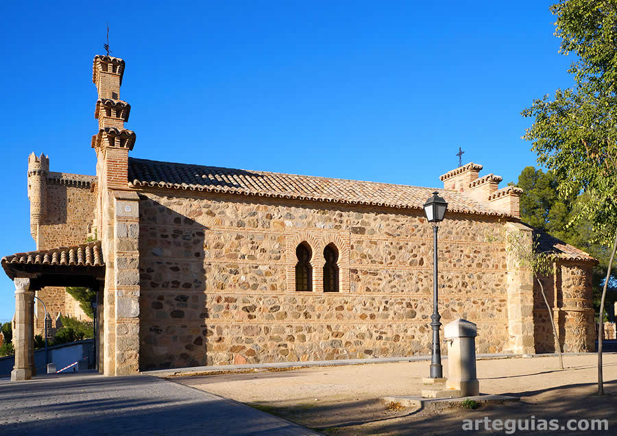 Costado meridional de la ermita de Nuestra Señora de la Natividad de Guadamur, Toledo