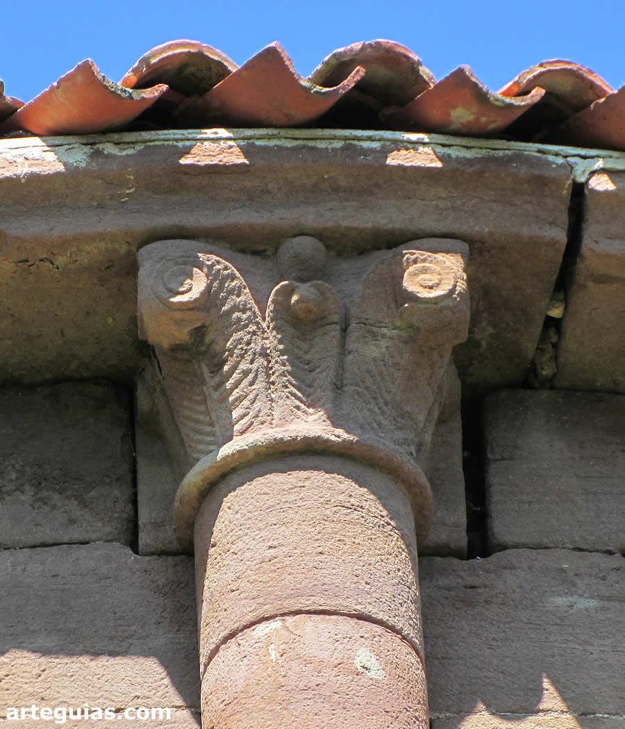Capitel del ábside
