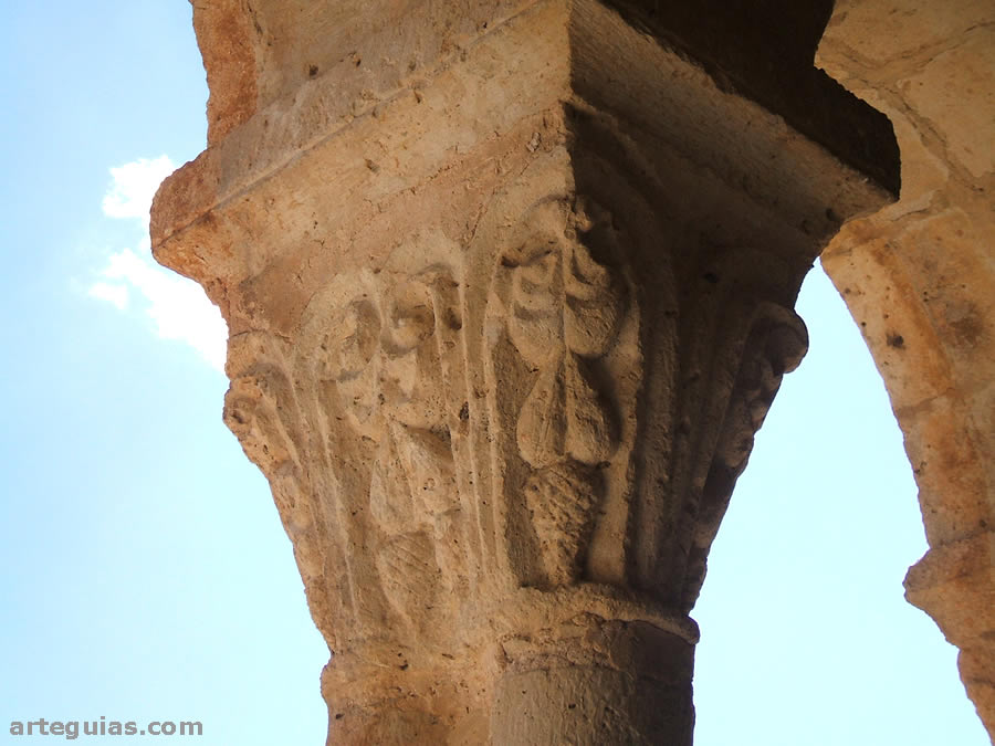 Capiteles vegetales